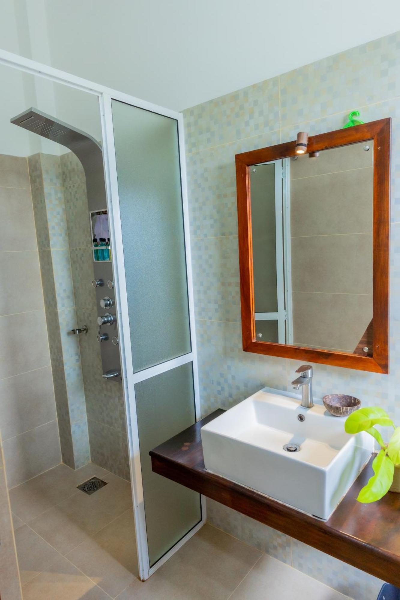 Sea Cloud Hotel Унаватуна Екстериор снимка